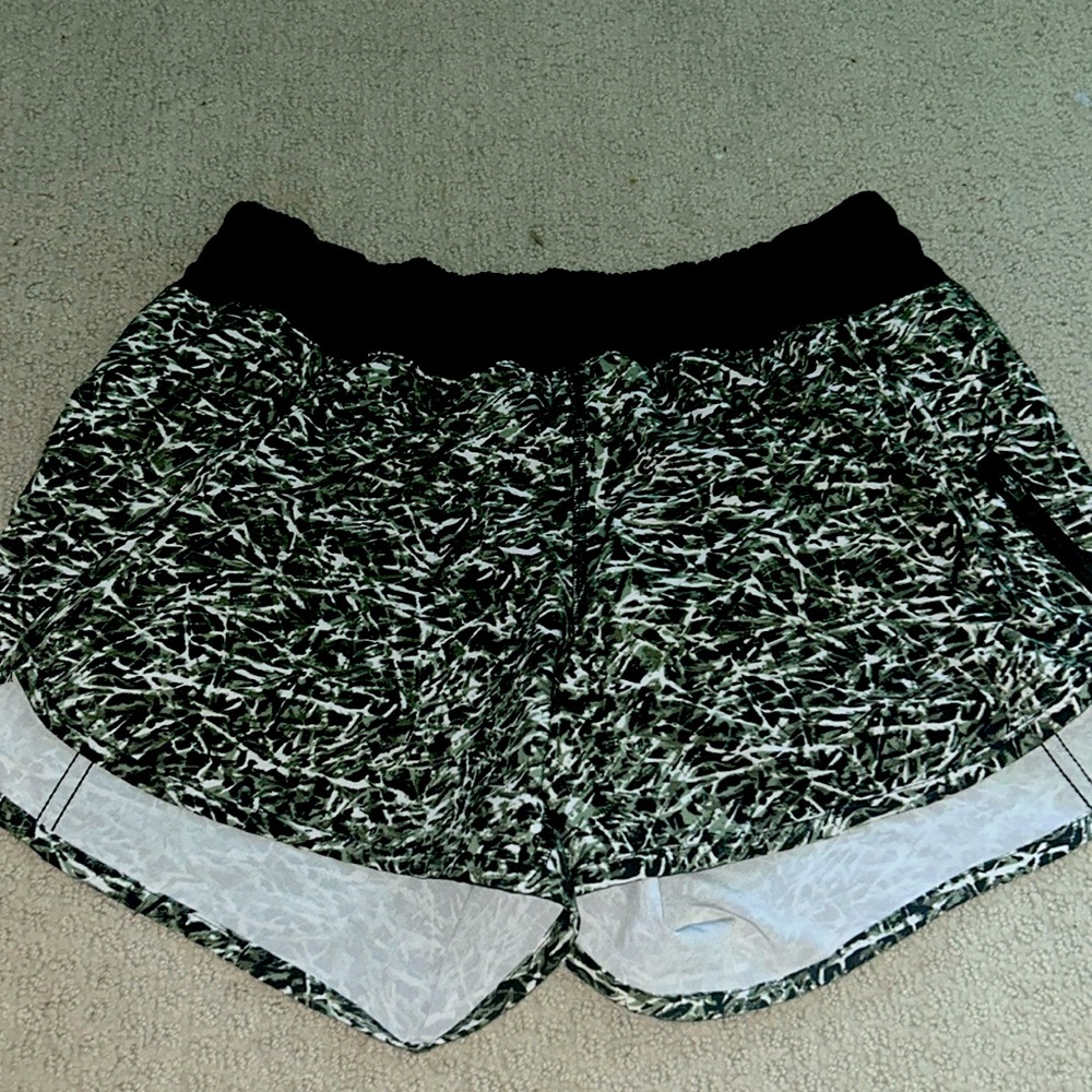 Lulu lemon patterned shorts